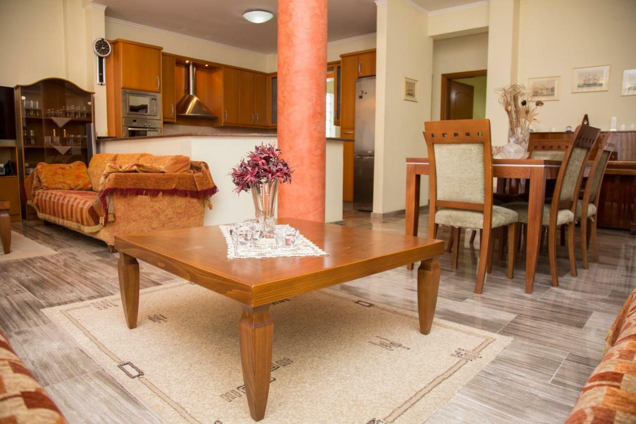 Veta'S Spacious Central Apartment Σέρρες Εξωτερικό φωτογραφία